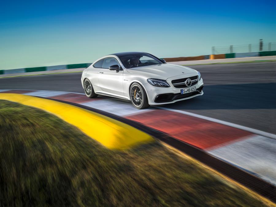  Mercedes-AMG C63 S Coupe 2015 года  (фото 34 из 40)